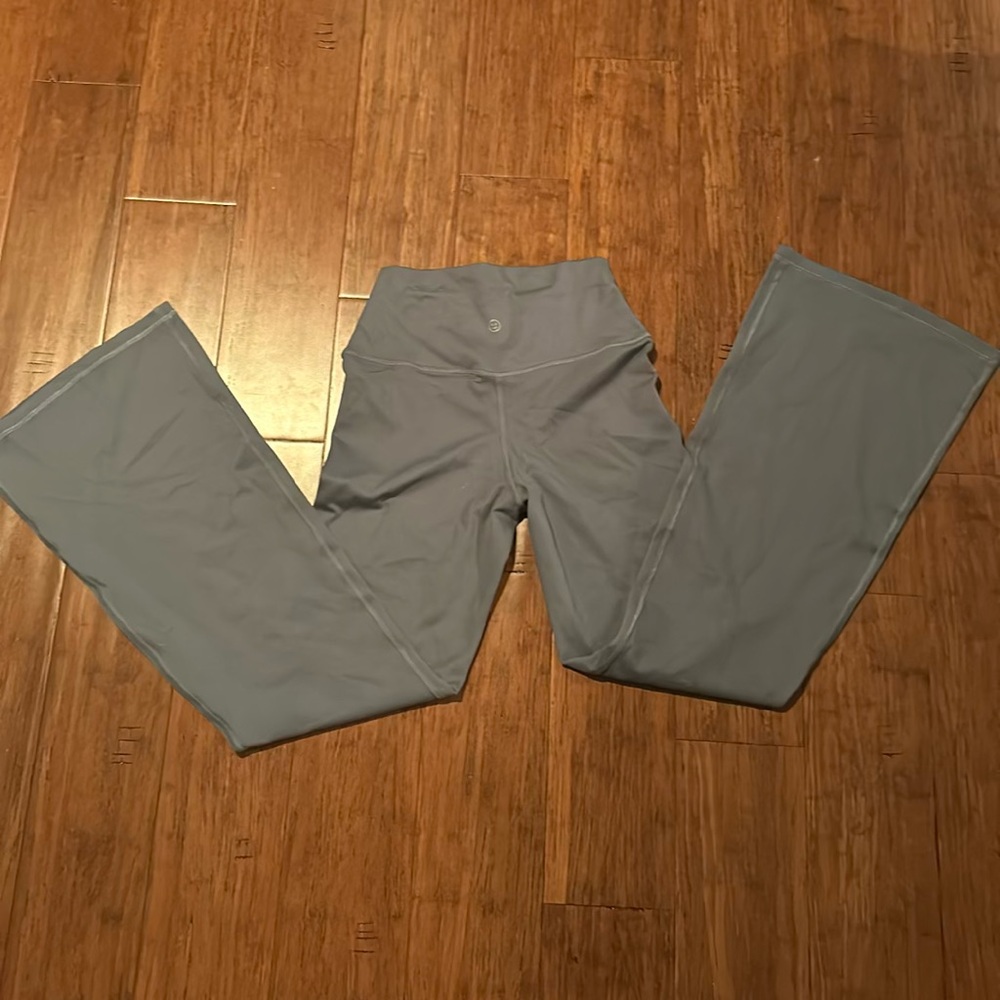 Gilly Hicks Flare Leggings